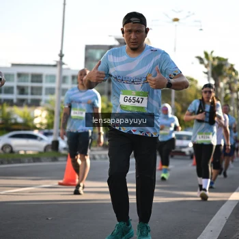Runner Photo 1530003