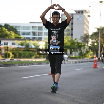 Runner Photo 1530087