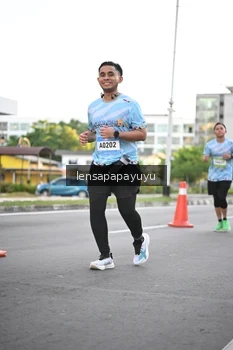 Runner Photo 1533896