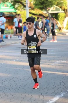 Runner Photo 1534151
