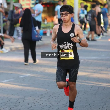 Runner Photo 1534156