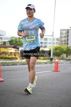 Runner Photo 1534176