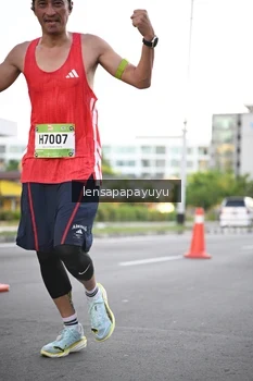 Runner Photo 1534343
