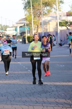 Runner Photo 1534745