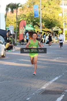 Runner Photo 1534793