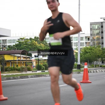 Runner Photo 1534888