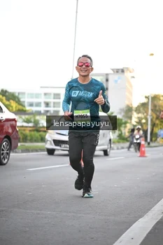 Runner Photo 1534941
