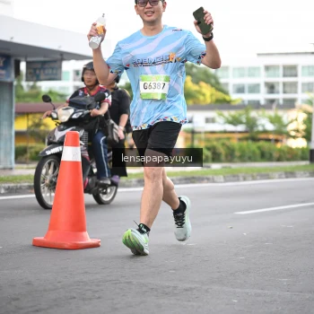 Runner Photo 1536068