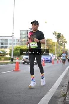 Runner Photo 1536133