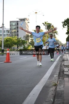 Runner Photo 1536316