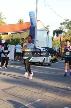 Runner Photo 1537111