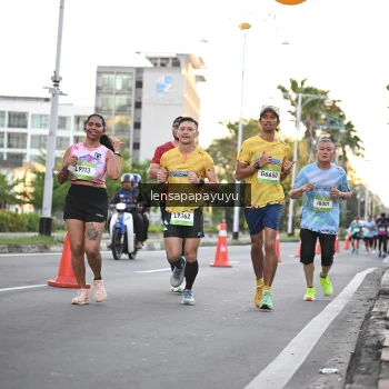 Runner Photo 1537120