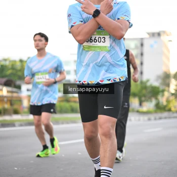 Runner Photo 1537135