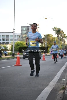 Runner Photo 1537272