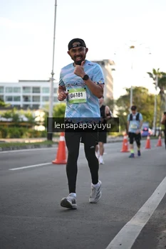 Runner Photo 1537369
