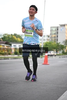 Runner Photo 1537391