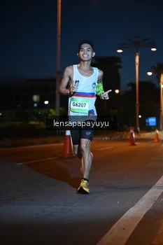 Runner Photo 1537521