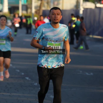 Runner Photo 1537782