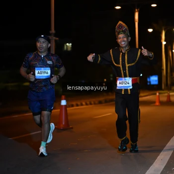 Runner Photo 1541299