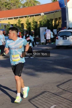 Runner Photo 1541455