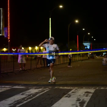 Runner Photo 1543066