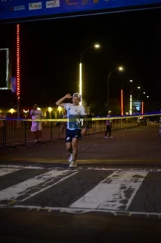 Runner Photo 1543067