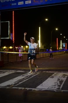 Runner Photo 1543074