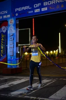 Runner Photo 1543190