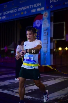 Runner Photo 1543237