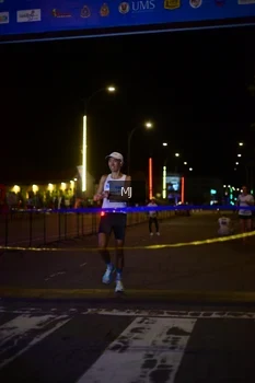 Runner Photo 1543242