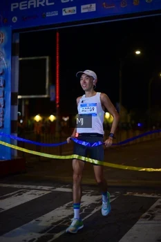 Runner Photo 1543247