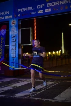 Runner Photo 1543350