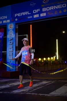 Runner Photo 1543365