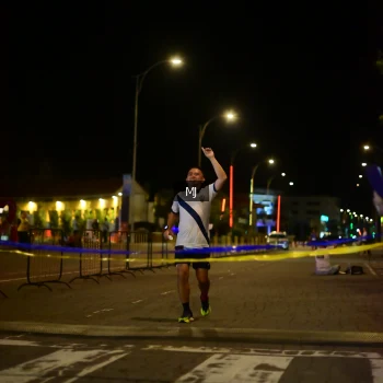 Runner Photo 1543696
