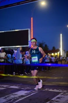 Runner Photo 1544681