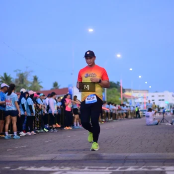 Runner Photo 1544917