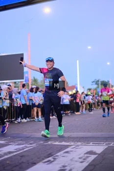 Runner Photo 1544979