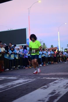 Runner Photo 1545070