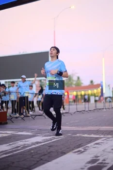 Runner Photo 1545145