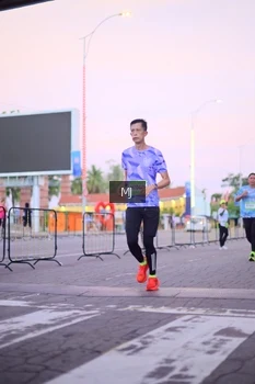 Runner Photo 1545189