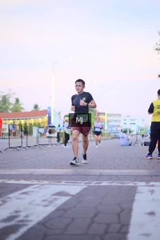 Runner Photo 1545252
