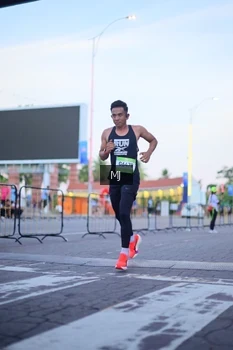 Runner Photo 1545356