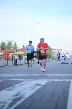 Runner Photo 1545499