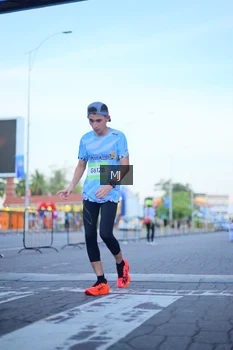 Runner Photo 1545522
