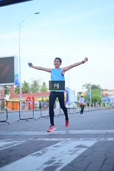 Runner Photo 1545541