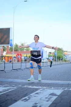 Runner Photo 1545592