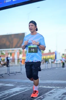 Runner Photo 1545620
