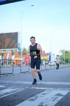 Runner Photo 1545630