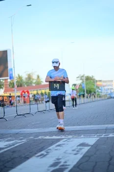 Runner Photo 1545663
