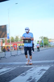 Runner Photo 1545666